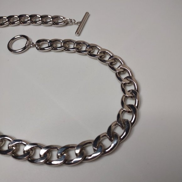 18 Inch Silver Tone Curb Link Chain Necklace With Toggle Clasp - Picture 6 of 8